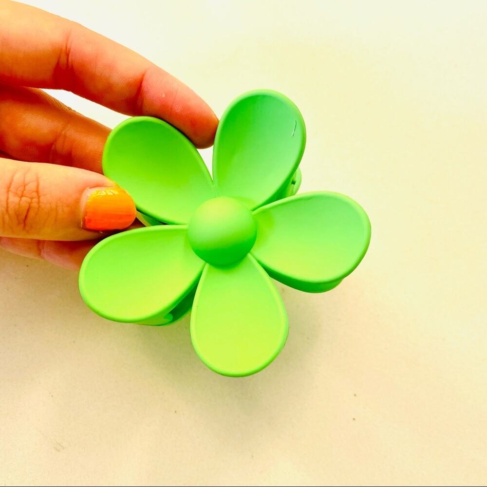 NEW FREE PEOPLE Lime Green Neon Daisy Flower Claw Clip Hair Retro Oversized Updo